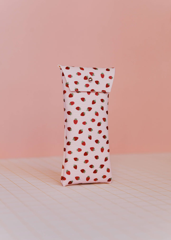 Fresas Pink Sunglasses & Glasses Case
