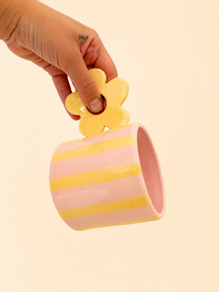 Blumen Mug- Handmade ceramic stripped flower handle 450ml