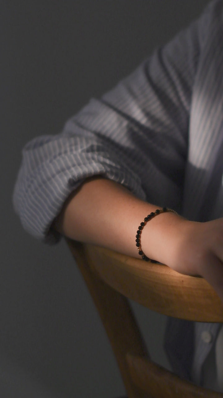 Armband Code Of "Never give up"
